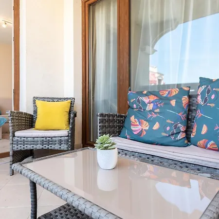 Blue Lagoon Seafront Appartement *