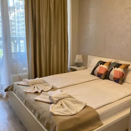 Blue Lagoon Seafront شقة