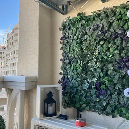 Blue Lagoon Seafront شقة *