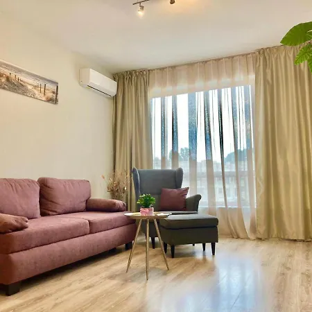 شقة Blue Lagoon Seafront *