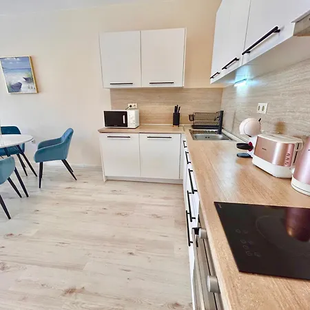 Blue Lagoon Seafront * فارنا