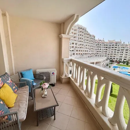 شقة Blue Lagoon Seafront *