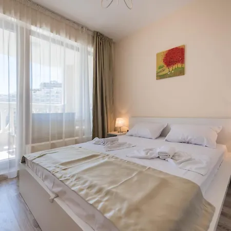 شقة Blue Lagoon Seafront *