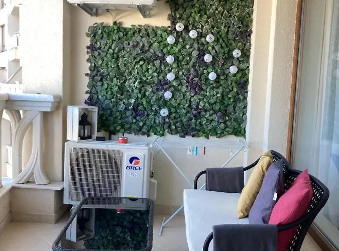 Blue Lagoon Seafront * וארנה