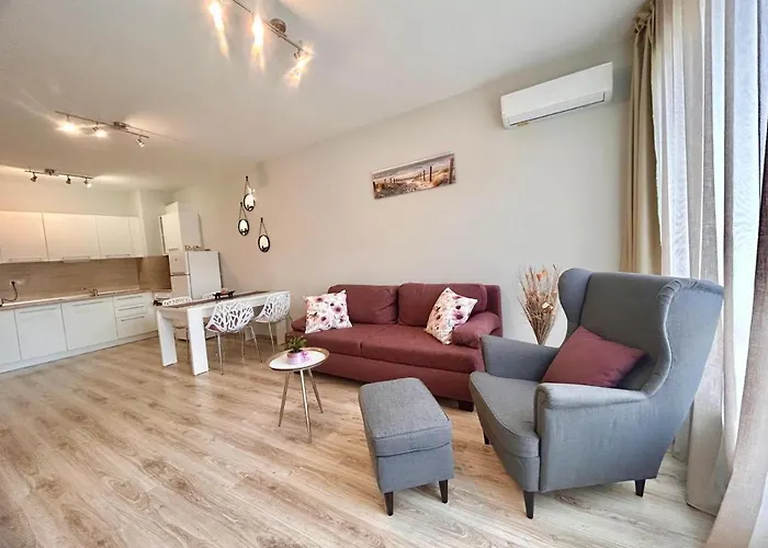 Blue Lagoon Seafront * וארנה