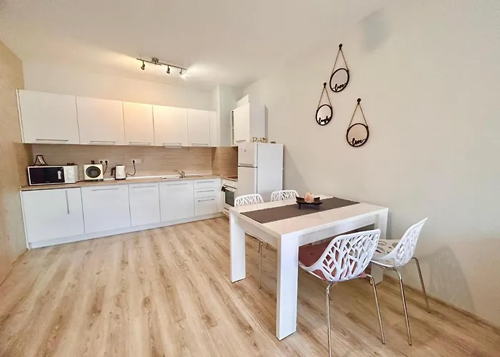 Blue Lagoon Seafront * Varna