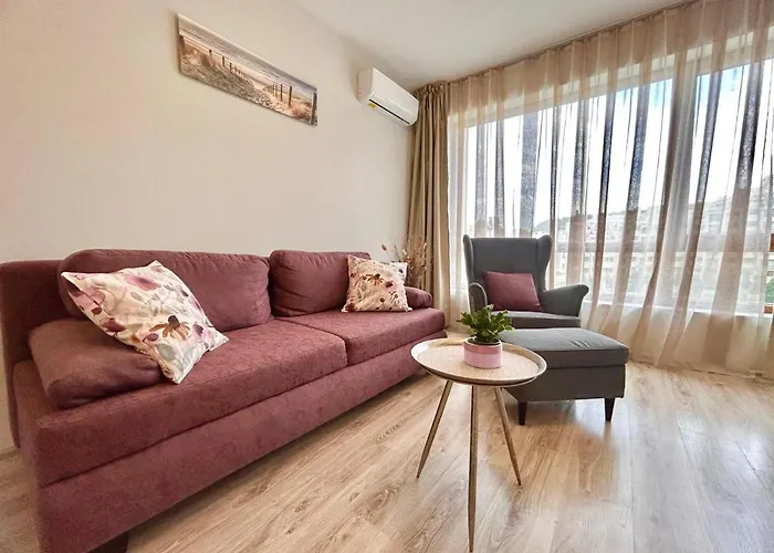 Blue Lagoon Seafront Lejlighed