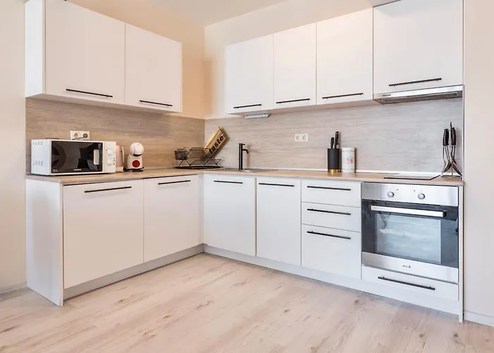 Blue Lagoon Seafront דירה *