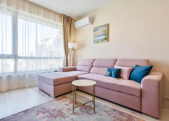 Blue Lagoon Seafront * וארנה